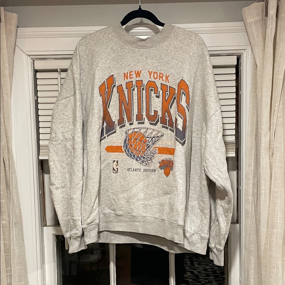 Abercrombie & Fitch Gray Knicks Crewneck Sweater